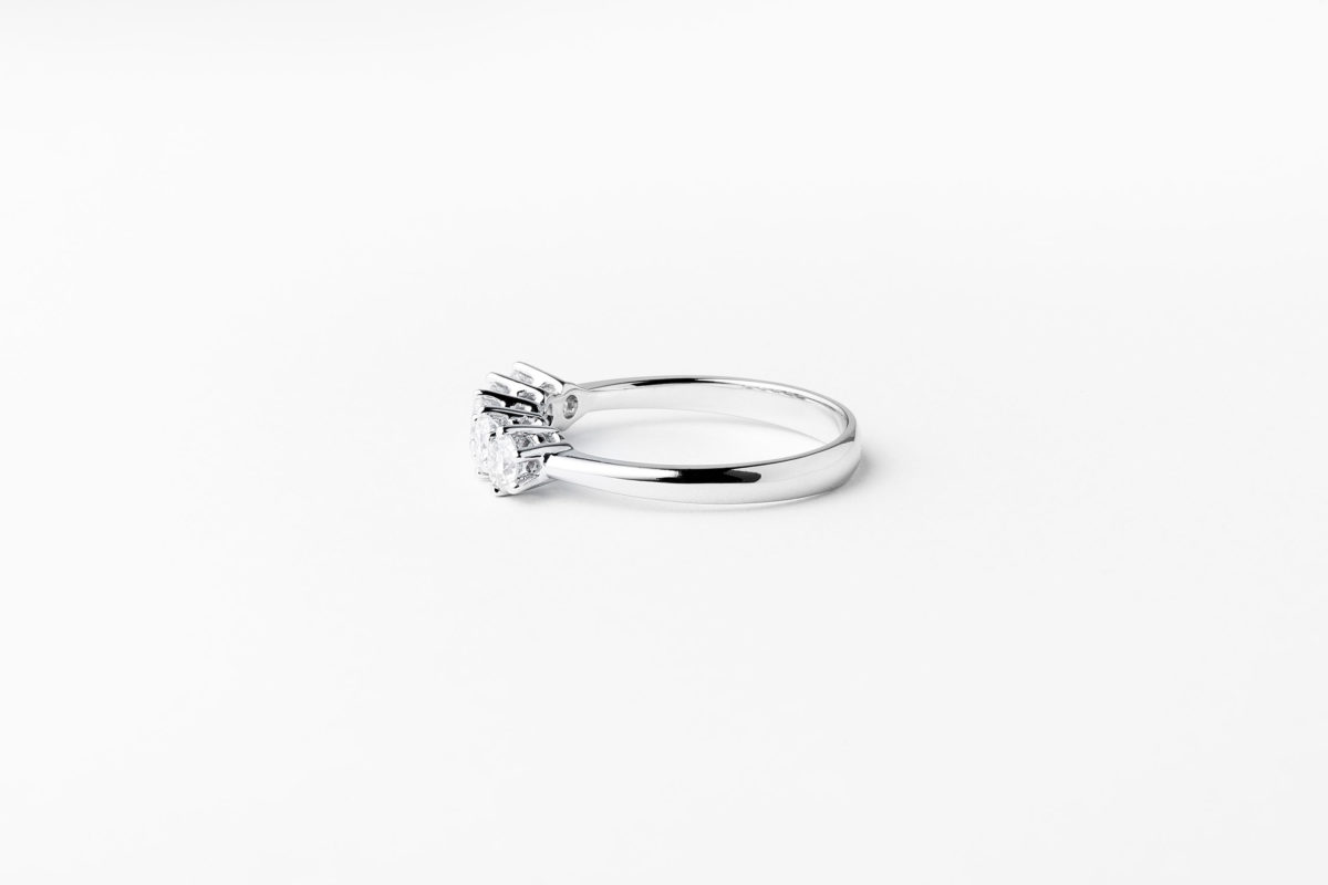 SORTIJA DE ORO CON DIAMANTES EN TALLA BRILLANTE – Unión Joyera de Bergondo